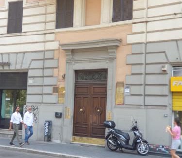 San Giovanni Apartment | Roma apartment near to Colosseum Re-House