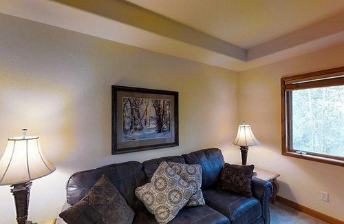 Four O'Clock Hotel | Romance at Riverbends' Snowflake Lift
