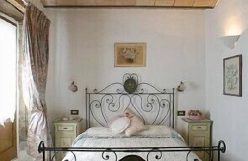 Monterchi Other | ROMANTIC 17C VILLA -Fabulous VIEWS-Stunning POOL Complex.HOT TUB.PIZZA OVEN.A/C