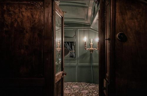 Ely House | Romantic 1920s Circus Wagon Experience