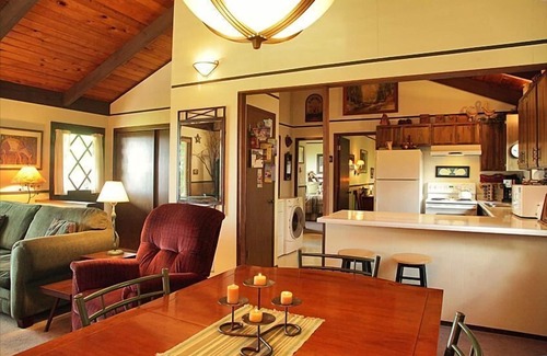 Freeland House | Romantic and Charming Cottage with hot tub, on beautiful one acre view lot!