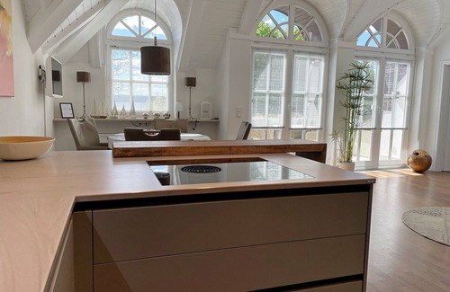 Herrsching am Ammersee Villa | Romantic and spectacular - gallery apartment with 180° view of the lake and Alps