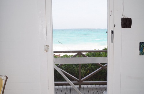 Double Bay Cottage | Romantic Cottage directly on private Double Bay Beach, Bahamas, "Senza Nome"
