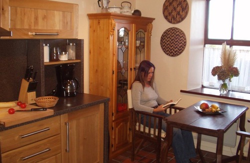 Glenbeigh House | Romantic cottage for two, on the Kerry long distance hiking trail, few minutes to the sea