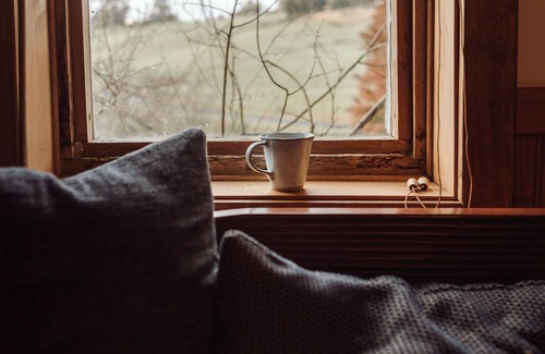 Penguin Cottage | Romantic Farm Cottage with Miniature Goats