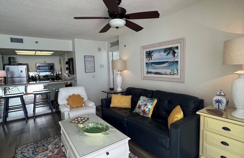 Long Beach Condo | ROMANTIC Gulf Front 1/1 Resort Construction=Discounts RENTING NOW. BEACH is OPEN