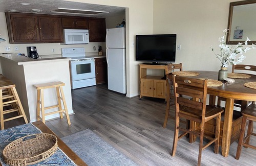 Seven Coves Apartment | Romantic or family oriented nBalcony over Lake Conroe easily design for fishing