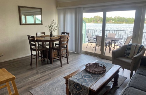 Seven Coves Apartment | Romantic or family oriented nBalcony over Lake Conroe easily design for fishing