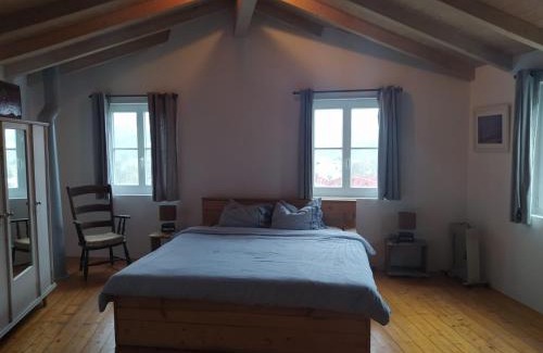 Santa Maria House | Romantic riverside retreat