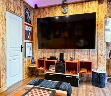 Crecy-en-Brie Apartment | Romantic Room - Studio Jardin - Proche Disneyland Paris