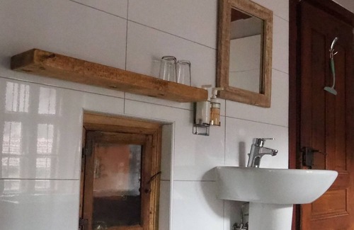 Gabrovo Bed & Breakfast | Romantic room with fireplace and luxury en-suite