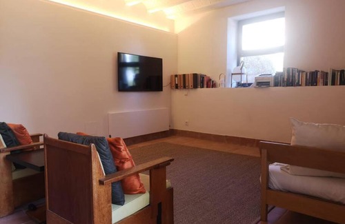 Alella Apartment | Romantic Stay in Grand Setting