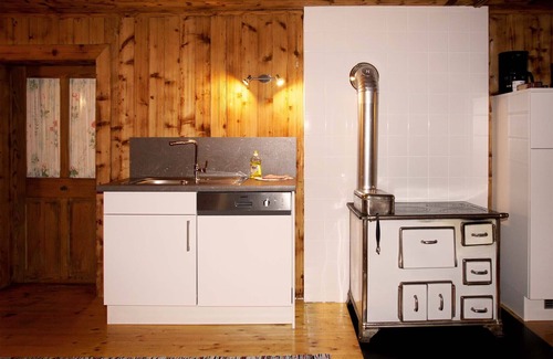 Stiefenhofen Apartment | Romantic vacation apartment with farmhouse parlor and tiled stove in the Allgäu