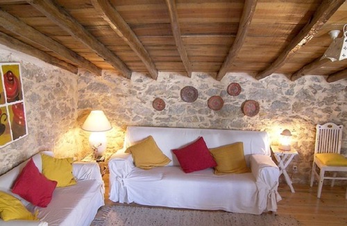 Reguengo Grande Cottage | Romantic villa w / patio and pool, complete privacy