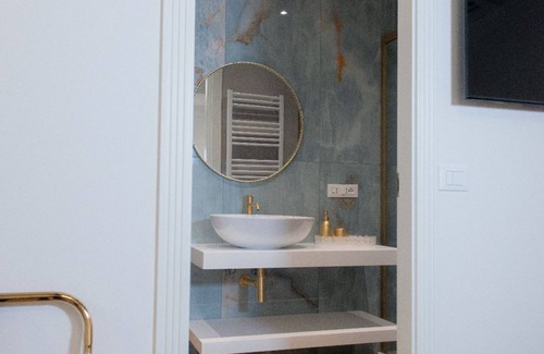 Rione XI Sant'Angelo Apartment | Rome in Suite is located on the ground floor of a 1400 building, near the Pantheon