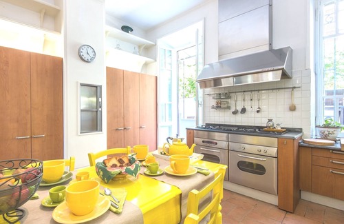 Gianicolense Villa | Rome: spend your holiday in a Liberty villa with garden, in the heart of Rome