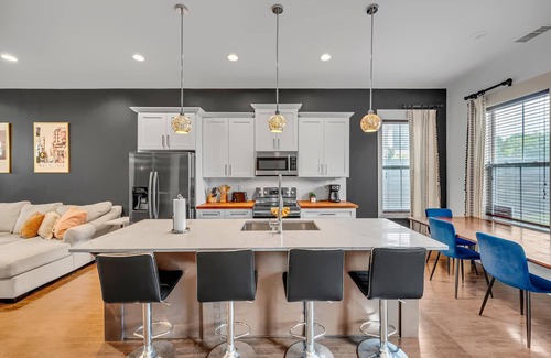 Haynes Area House | Rooftop Large Backyard Fire Pit Near Downtown Nashville