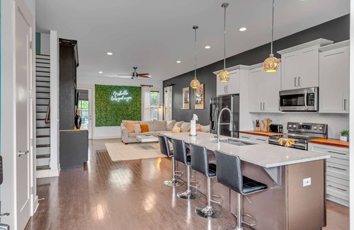 Haynes Area House | Rooftop Large Backyard Fire Pit Near Downtown Nashville