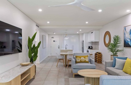 Port Douglas Apartment | Rooftop Resort Oasis at Temple with Spa