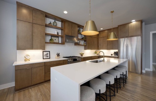 Haynes Area House | Rooftop Skyline Views DT Nash Sleeps 12