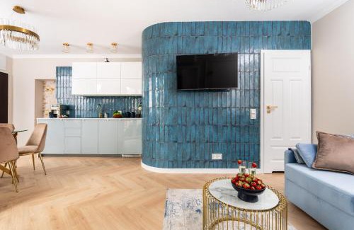 City Centre Apartment | Rooftop Wawel view with jacuzzi l luxury apartment