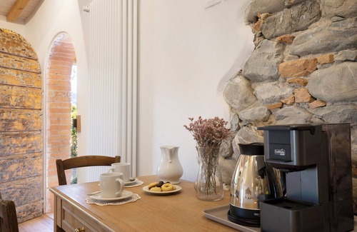 Barberino di Mugello Apartment | Room 'Bellavista Cottage Gelsomino' with Shared Garden, Wi-Fi and Air Conditioning