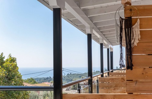 Anthousa Apartment | Room 'Deluxe Loft - A' with Shared Terrace, Wi-Fi and Air Conditioning