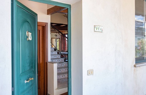 Patti Apartment | Room 'Filicudi' with Shared Terrace, Shared Garden and Air Conditioning