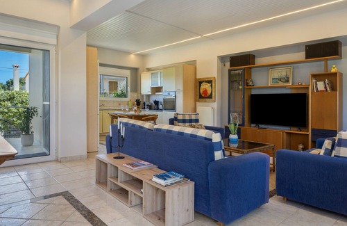 Spata-Artemida Apartment | Room 'First Floor Master Bedroom' with Shared Terrace, Wi-Fi, and Air Conditioning