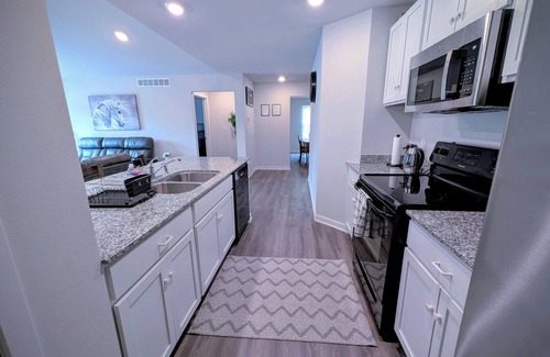 Altoona House | Room for 9. New modern and perfect location, close to I-80. Sparkling clean!