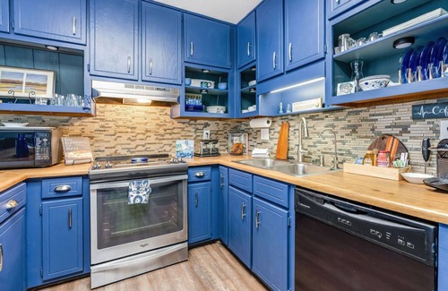 Apalachicola Apartment | Room for your boat too and it’s covered full water filtration system too