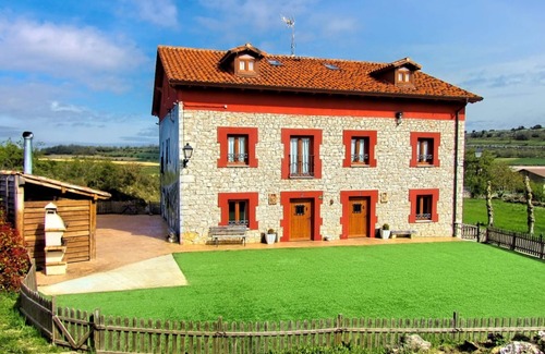 Basconcillos del Tozo House | Room 'Habitación Cuádruple' with Mountain View, Shared Garden and Wi-Fi