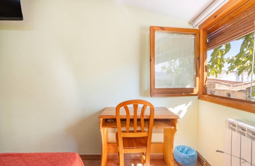 Conques Apartment | Room 'Habitació Triple' with Mountain View, Wi-Fi and Air Conditioning
