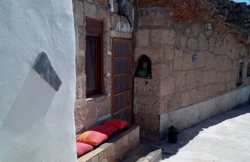 Fasnia Apartment | Room in a typical Canary Islands cave, accessible for disabled people.