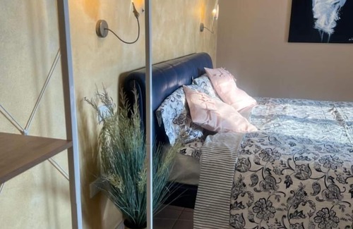 Tezze sul Brenta House | Room in B&B - Casa Belvedere - Complimentary Wifi and Private Parking