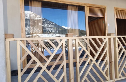 Kalam House | Room in Chalet - Woodridge Cottages Kalam
