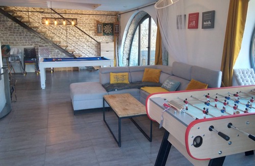 Saint-Coutant-le-Grand Bed & Breakfast | Room in a charming villa with private pool and jacuzzi