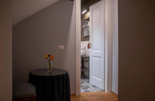 Cannobio Bed & Breakfast | Room 'Isabella' with Shared Garden and Wi-Fi