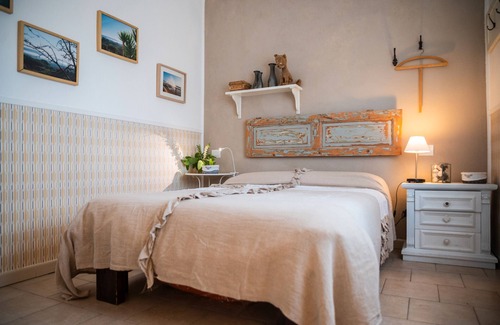 Collesalvetti Apartment | Room 'La Casina Di Parrana 2' with Shared Terrace, Shared Garden and Wi-Fi