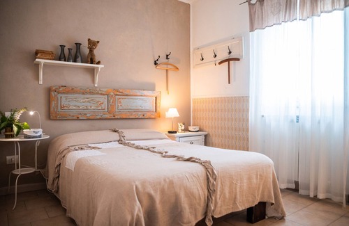 Collesalvetti Apartment | Room 'La Casina Di Parrana 2' with Shared Terrace, Shared Garden and Wi-Fi