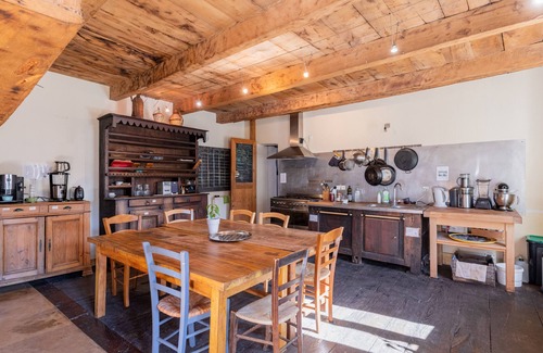 Valgorge Apartment | Room 'La Ferme De Chalas - Coucoulude' with Shared Pool, Shared Terrace and Wi-Fi