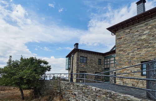 Santa Cruz de Montes House | Room 'La Vallamoura' with Mountain View, Shared Garden and Wi-Fi