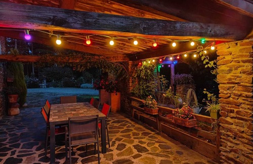 Saumane Apartment | Room 'Le Moint Aigoual' with shared terrace, shared garden and Wi-Fi