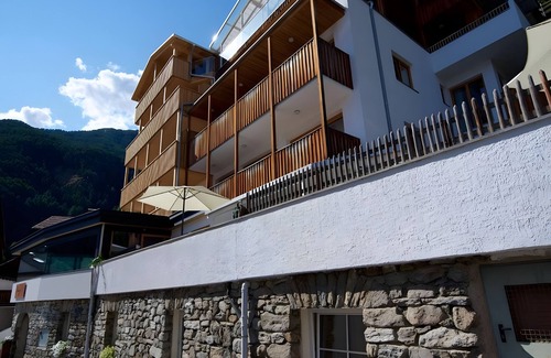 Burgusio Apartment | Room 'Moriggl Zimmer Seilschaft' with Mountain View, Shared Terrace and Wi-Fi