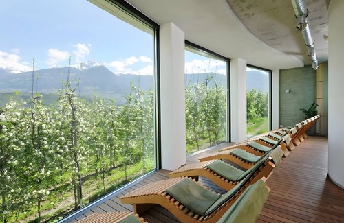 Marlengo Apartment | Room 'Pazeider Panorama Suite 405' with Mountain View, Wi-Fi and Air Conditioning