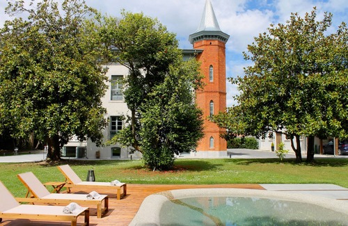 Muros de Nalon Apartment | Room 'Premium La Torre' with Shared Pool, Shared Terrace and Wi-Fi