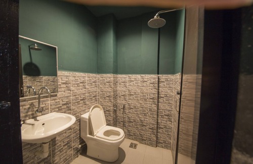 Pegawai Hotel | Room V at Jalan Jenang