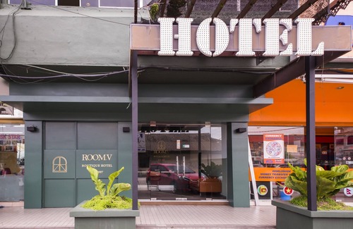 Pegawai Hotel | Room V at Jalan Jenang