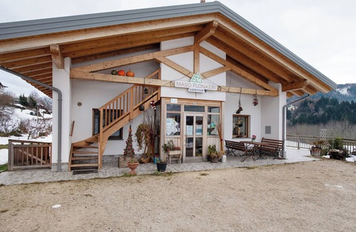 Bosentino Apartment | Room 'Viola' with Mountain View, Shared Terrace and Wi-Fi