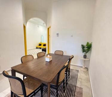 Dungun House | Roomah Kuning